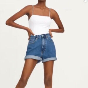 Zara high rise mom fit denim shorts light blue size 8